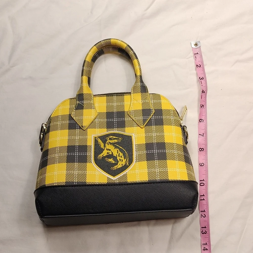 NWOT Loungefly Harry Potter Hufflepuff Purse With Cross Body Strap. - Picture 11 of 14